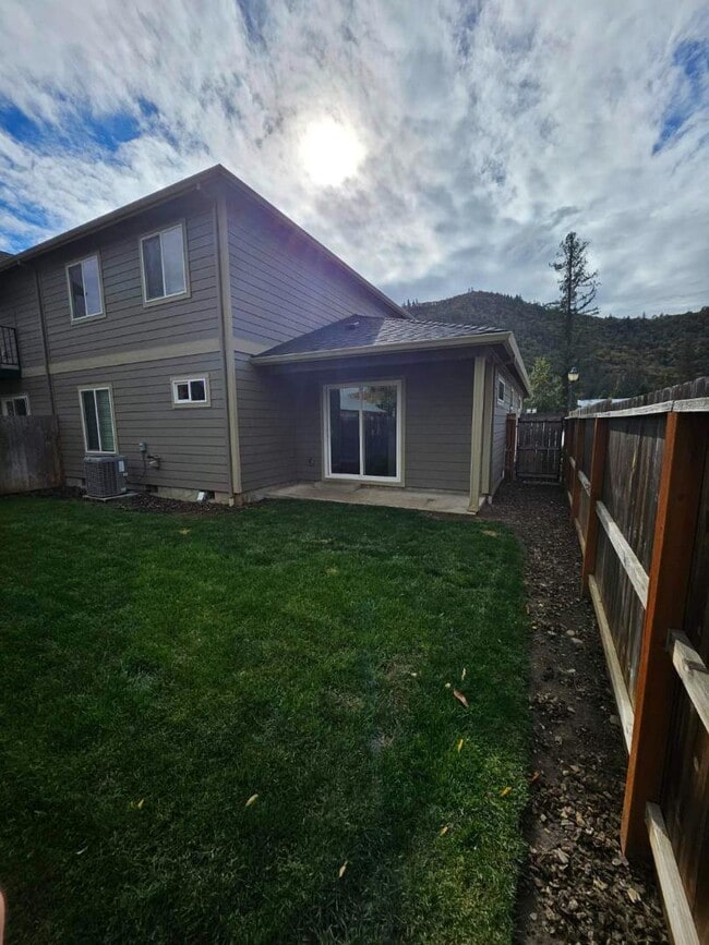 Photo - 141 Rivers Edge Ct