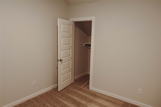 Photo - 8534 Blueberry Ash St