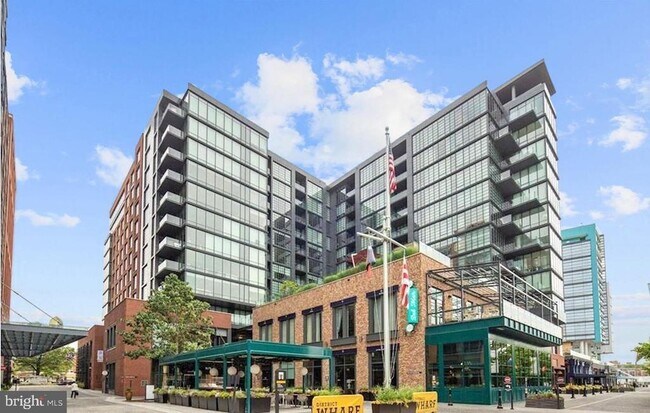 Photo - 45 Sutton Square SW Unidad 1006