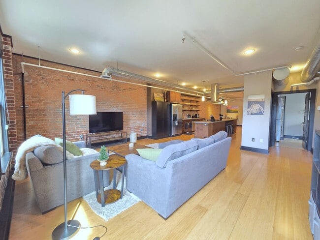 Photo - 401 W 1st Ave