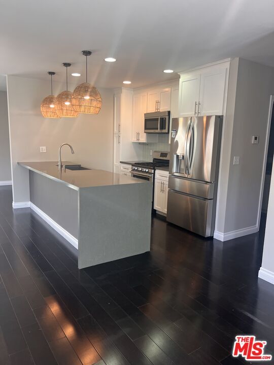 Photo - 7865 Bleriot Ave