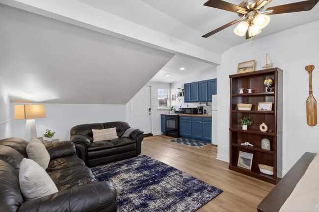 Building Photo - 1427 W Ocean View Ave Unit SI ID1533636P