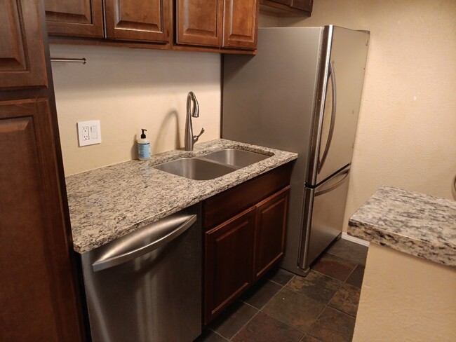 Charming 1 Bedroom 1 Bathroom!! Showings A... - Charming 1 Bedroom 1 Bathroom!! Showings A... Casa