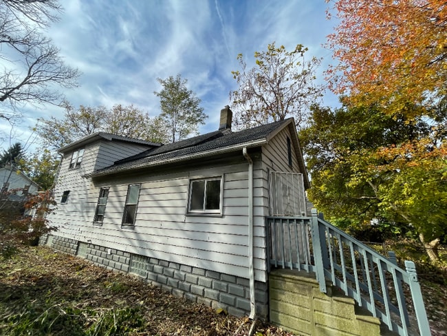 Building Photo - 6553 Newman Ave