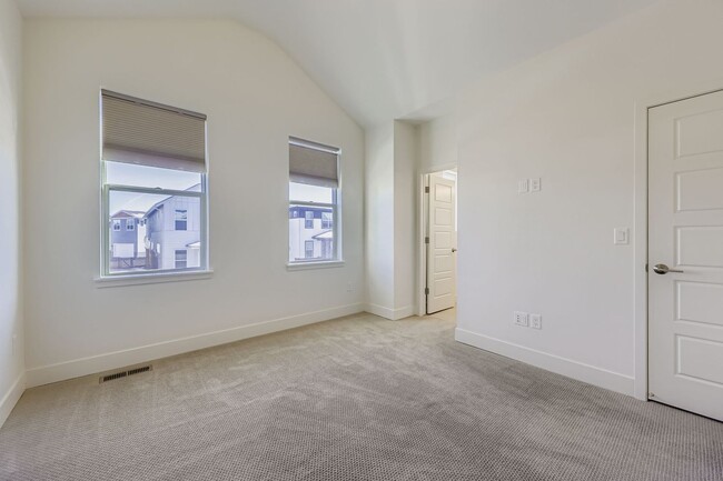 Photo - 2234 Central Pk Wy