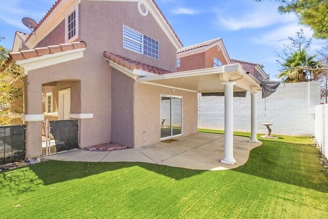 Charming 3-Bedroom Home with Modern Updates & Easy-Care Backyard