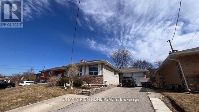 Photo - 949 Willowdale Ave