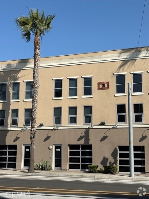 Building Photo - 920 E Santa Ana Blvd Rental