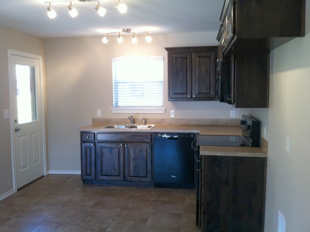 Photo - Lease Takeover Opportunity Available! 1 Be... Unit 18033 Loring Ln