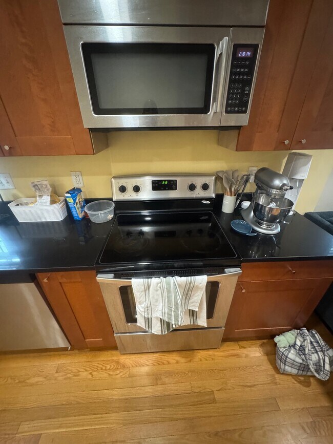 Photo - 60 William St Unit 2