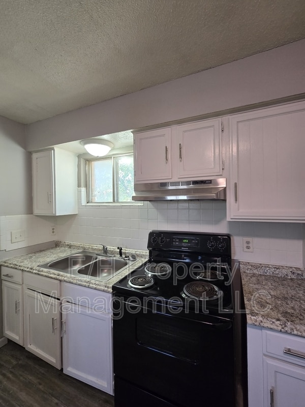 Photo - 1916 S Broadway Unit Apt 42