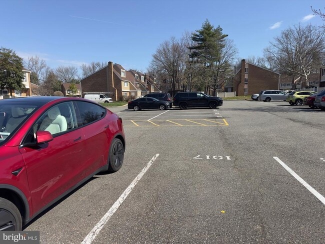 Building Photo - 1017 Oaklyn Ct