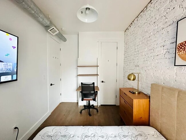 Photo - Furnished room/NOT APARTMENT Unit 2A