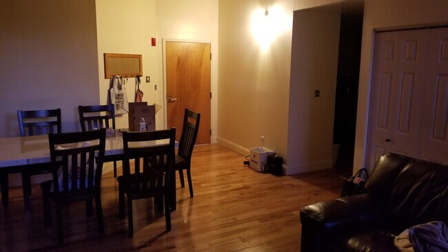 54 Green St Unit 202