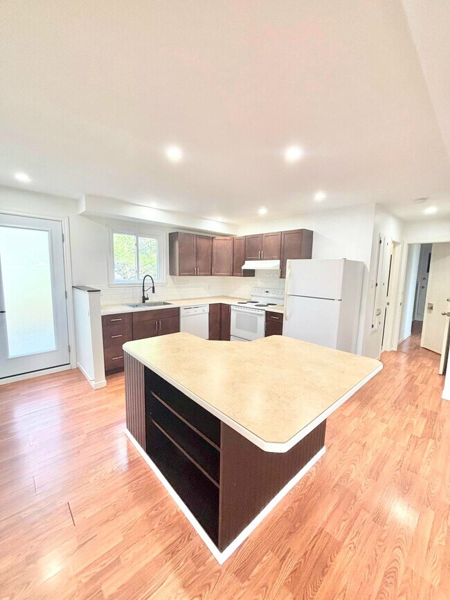 Photo - Spacious 1-Bedroom Apartment for Rent - Available December 1st Unit 1