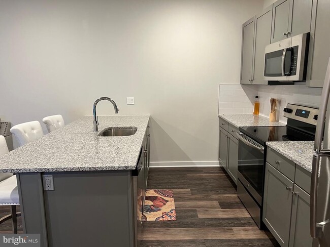 Photo - 4217 Chestnut St Unit 206