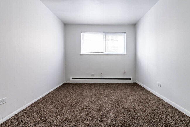 8901 S Cottage Grove Ave