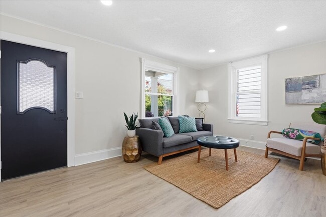 Photo - 315 2nd St