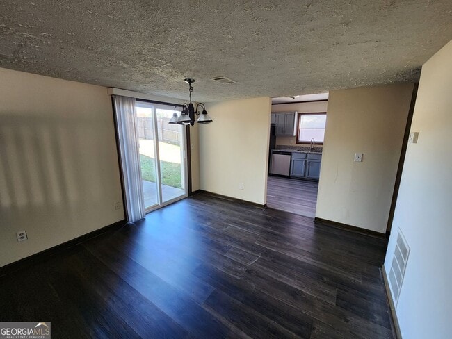 Photo - 5282 Station Cir