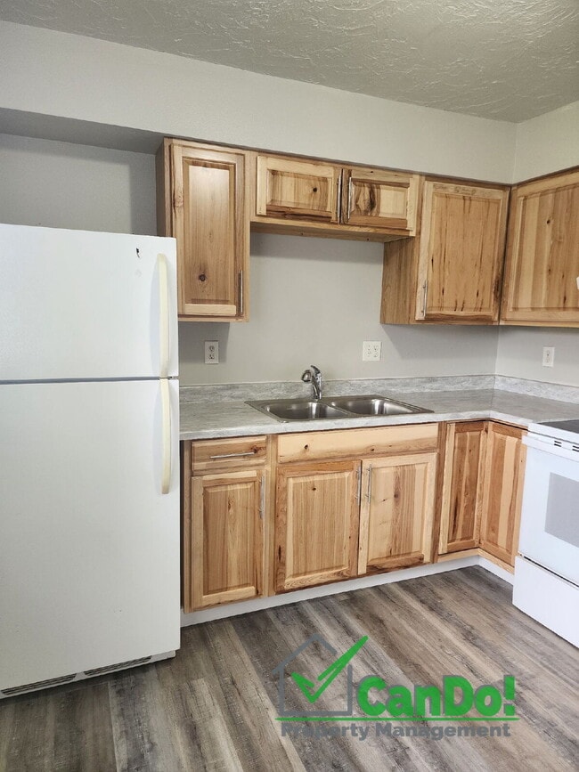 Newly remodeled 2 bedroom, 1 bathroom apartment in Blackfoot with Fiber Internet- Available in Oc...