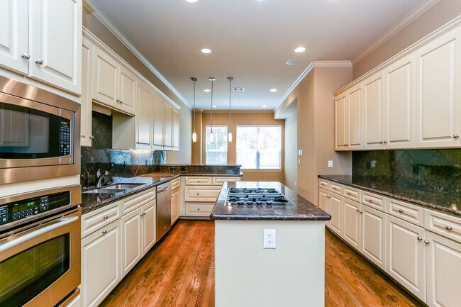 Photo - 1714 Van Buren St