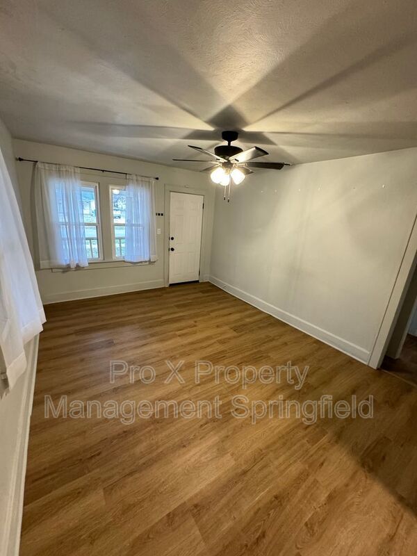 Photo - 2416 W Walnut St Unit 1