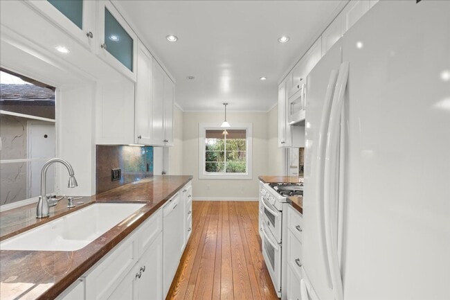 Photo - 3 bed 2 bath home with washer/dryer in Mountain View