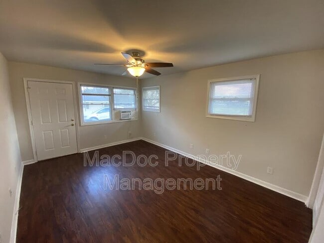 Photo - 1012 Julian Dr