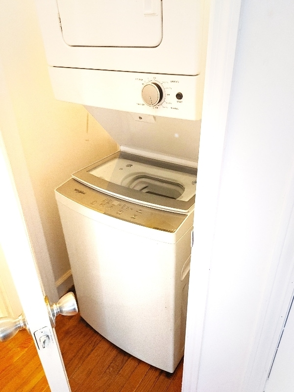 Photo - 201 Spring St