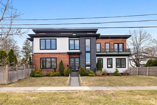 Building Photo - 706 Saw Mill Brook Pkwy Rental