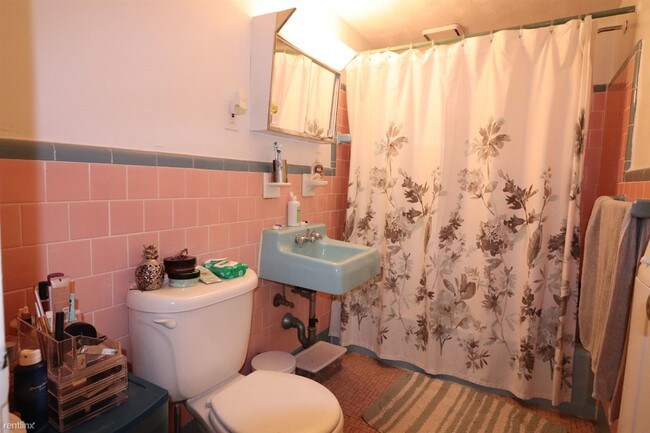 Photo - 2 br, 1 bath - 1961 Commonwealth Ave 6