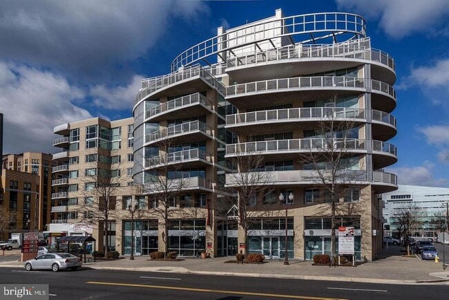 Building Photo - 3409 Wilson Blvd Unit 206 Rental