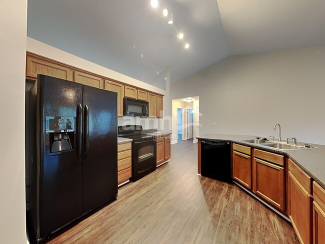 Photo - 230 Barberry Ln