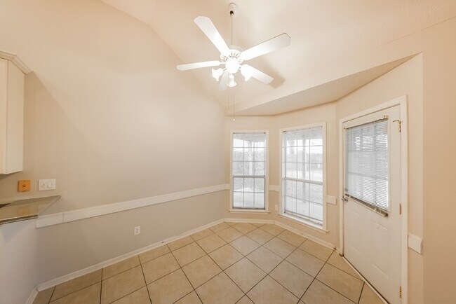 Photo - 2728 Fair Oaks Dr