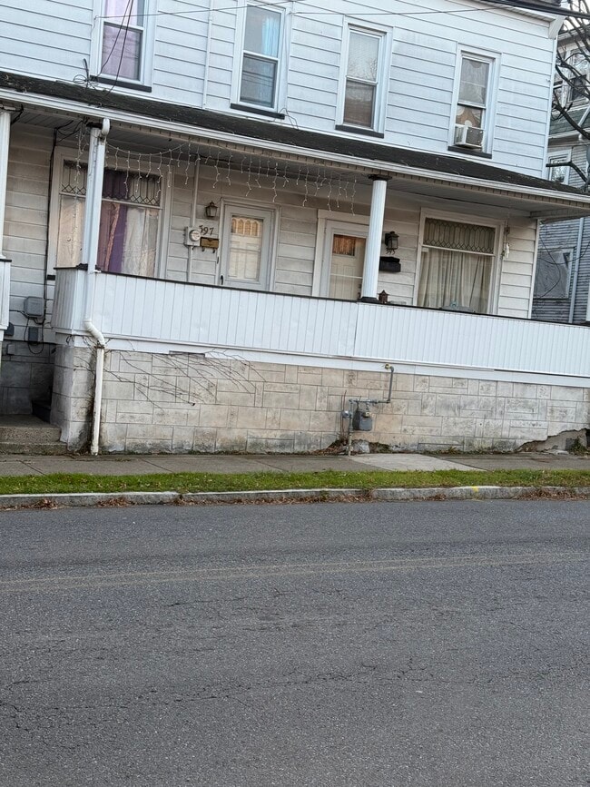 Building Photo - 235 Scott St