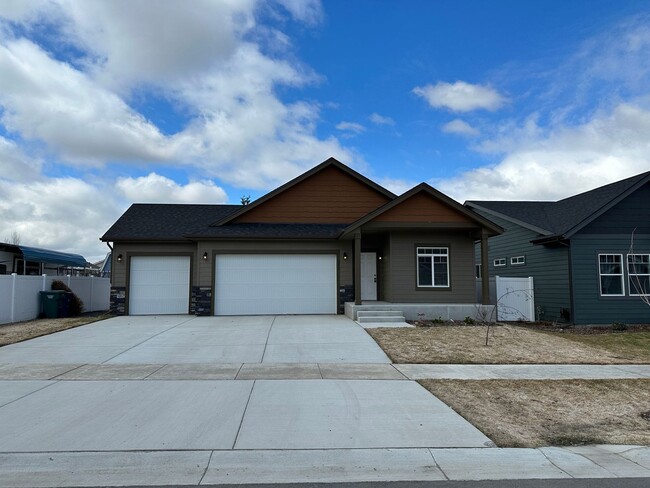 Newer Post Falls Home!! - Newer Post Falls Home!!