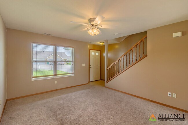 Photo - Spacious Duplex ~ Open Kitchen with Breakfast Bar!