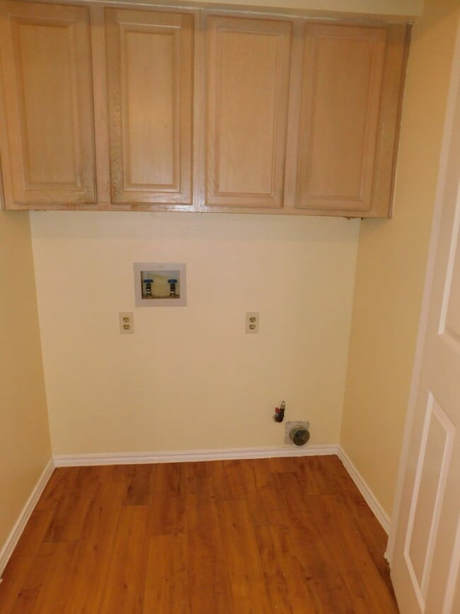 2211 Katy Ln Unit 2211-DKATY