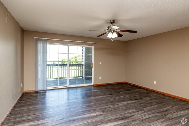 2BR, 2BA - 1,029 SF - Living Room