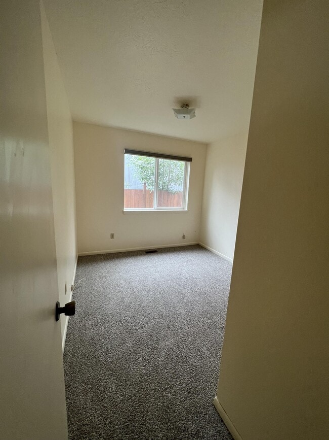Photo - 617 W Fern Ave