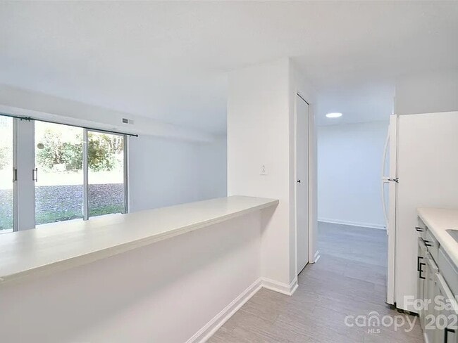 Photo - 9401 Old Concord Rd Unidad B