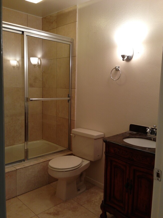 Photo - 20253 Keswick St Unidad 226