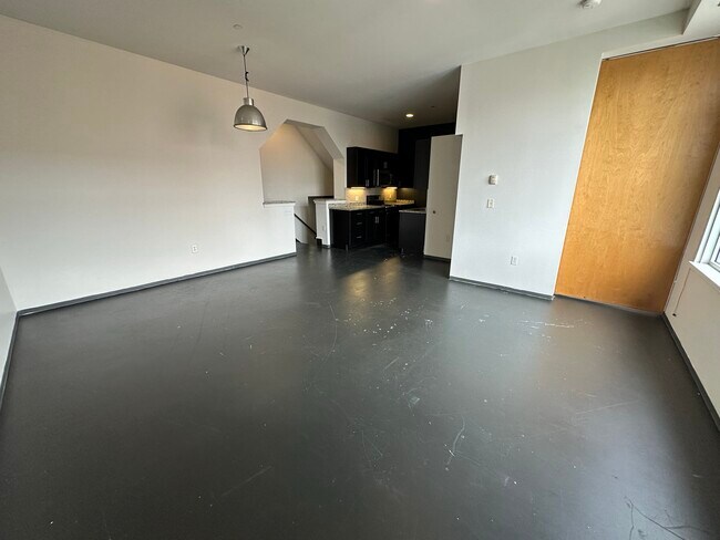 Photo - 147 E Berkeley St