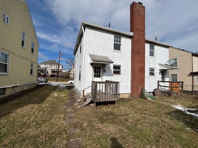 Building Photo - 618 Farnsworth Ave