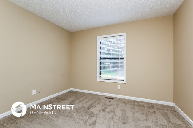 Photo - 2490 Deerfield Dr