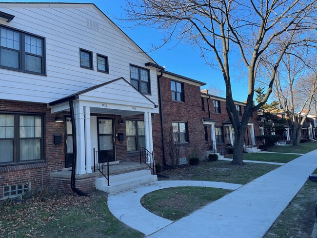 Building Photo - 17666 Manderson Rd Rental