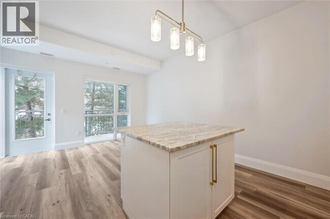 Photo - 51 David St Unité 201