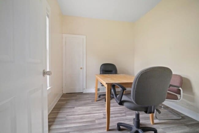Photo - 803 W Grove St