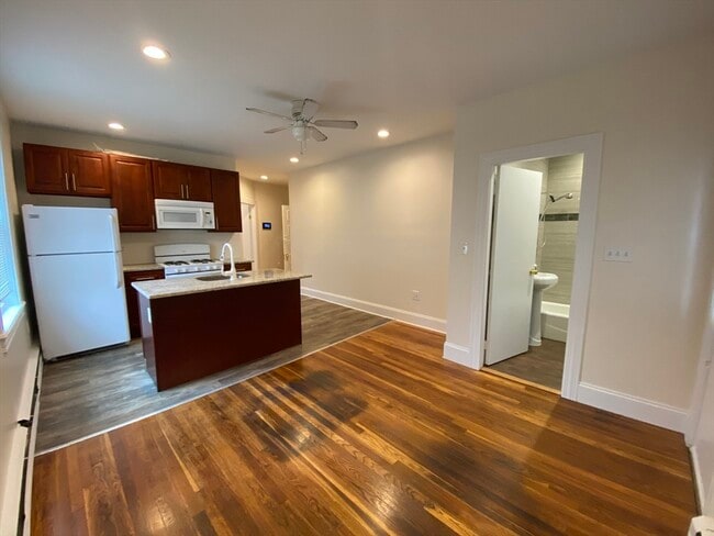 Photo - 90 Lyndhurst St Unit 4