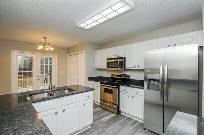 Photo - 320 Clear Brook Trail